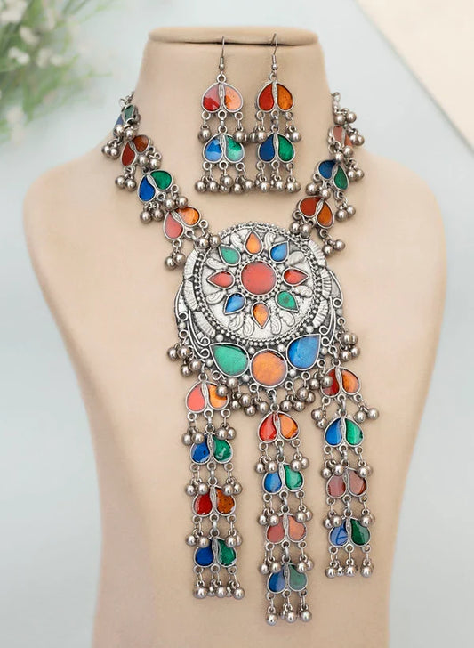 GIRA NECKLACE
