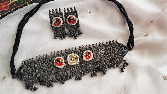 Handcrafted Black Polish Pachi Kundan & Enamel Choker Necklace