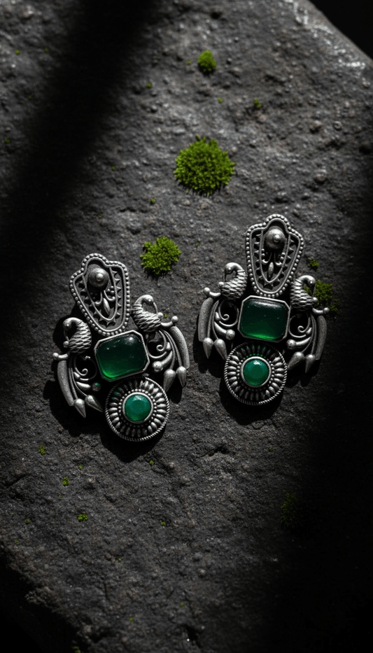 STUD EARRING
