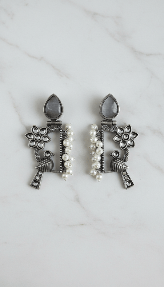 PRAVYU EARRING